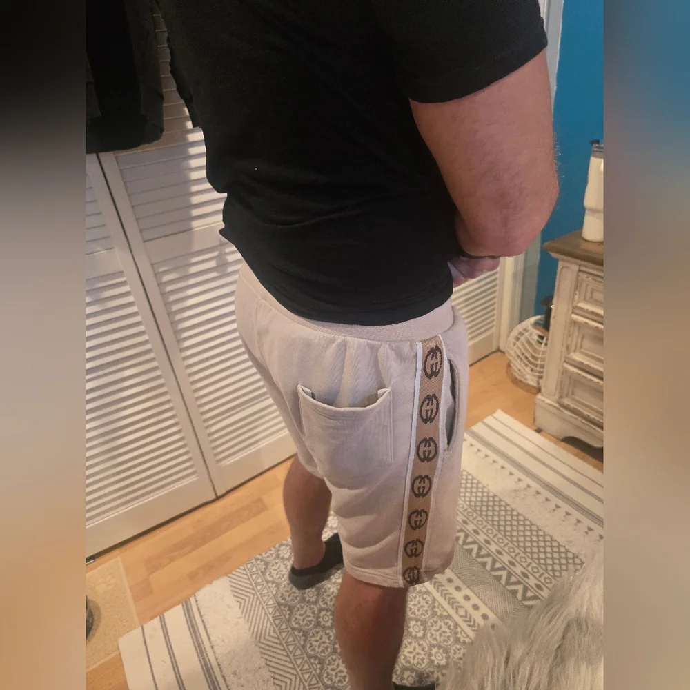 Gucci Side Double Globo Beige Shorts.